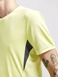 1908228-541985_Pro Control Impact SS Tee M_Closeup3.jpg